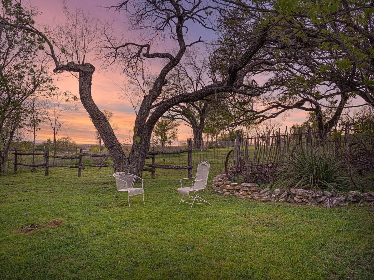 Das Eck Haus - Cozy Cabin Getaway Fredericksburg Bagian luar foto