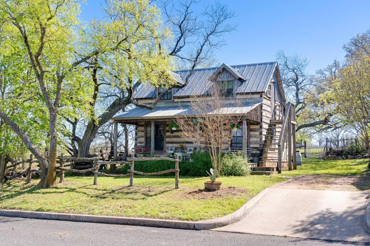 Das Eck Haus - Cozy Cabin Getaway Fredericksburg Bagian luar foto