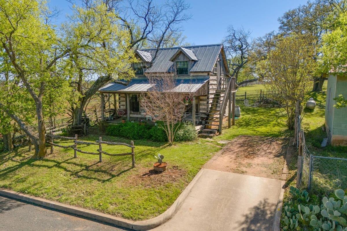 Das Eck Haus - Cozy Cabin Getaway Fredericksburg Bagian luar foto