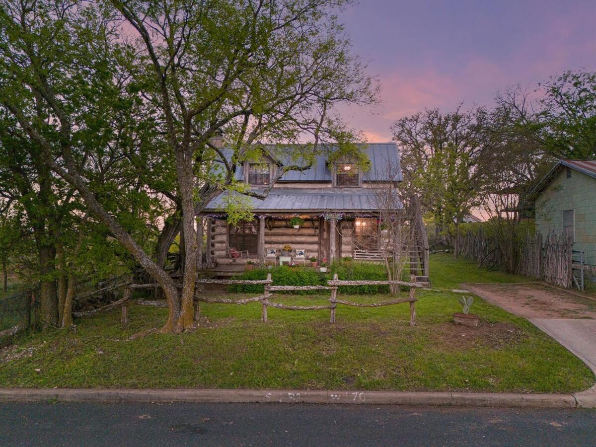Das Eck Haus - Cozy Cabin Getaway Fredericksburg Bagian luar foto