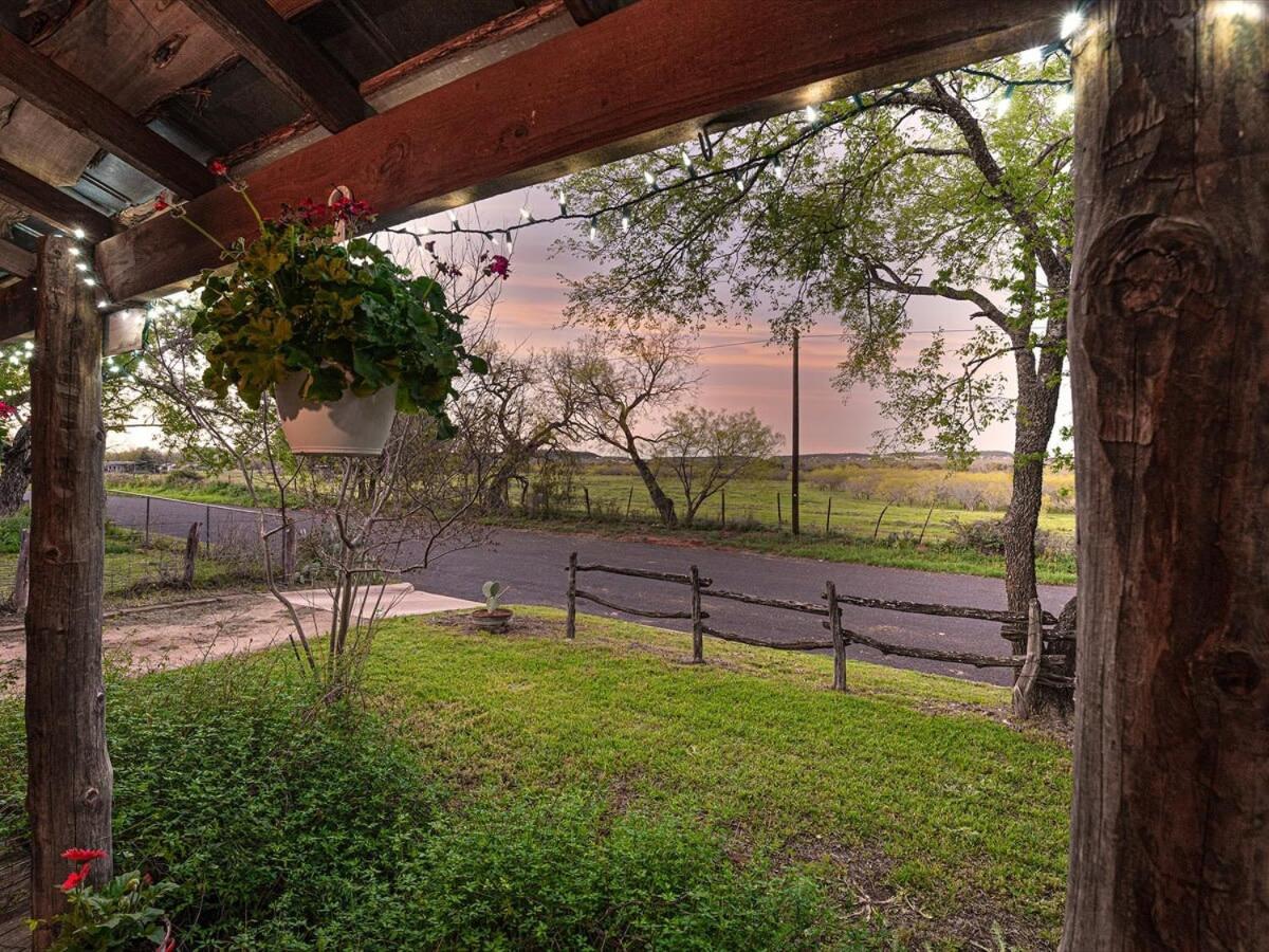 Das Eck Haus - Cozy Cabin Getaway Fredericksburg Bagian luar foto
