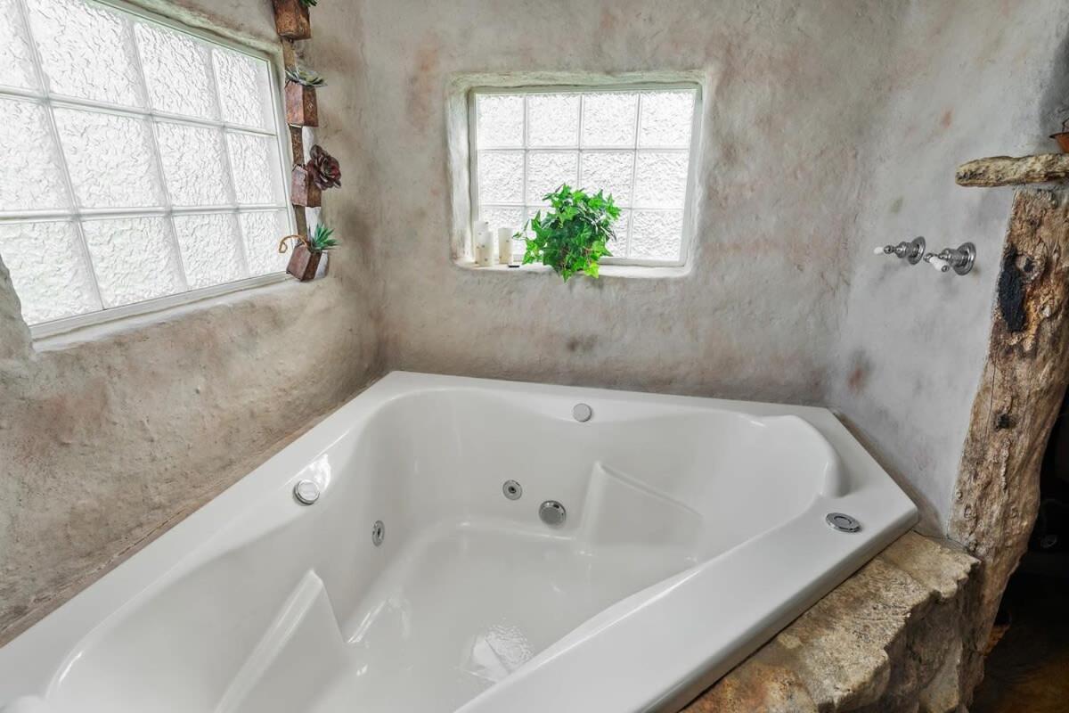 Das Eck Haus - Cozy Cabin Getaway Fredericksburg Bagian luar foto