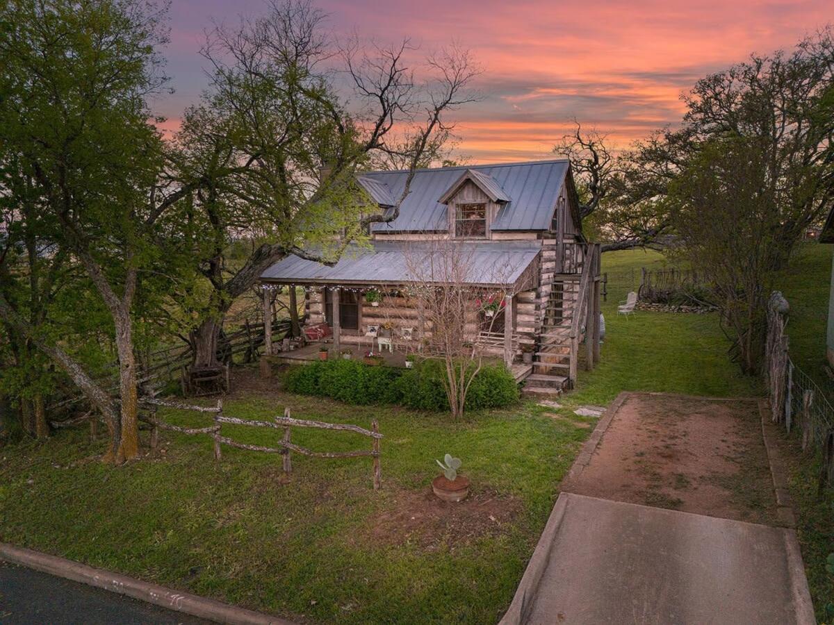 Das Eck Haus - Cozy Cabin Getaway Fredericksburg Bagian luar foto