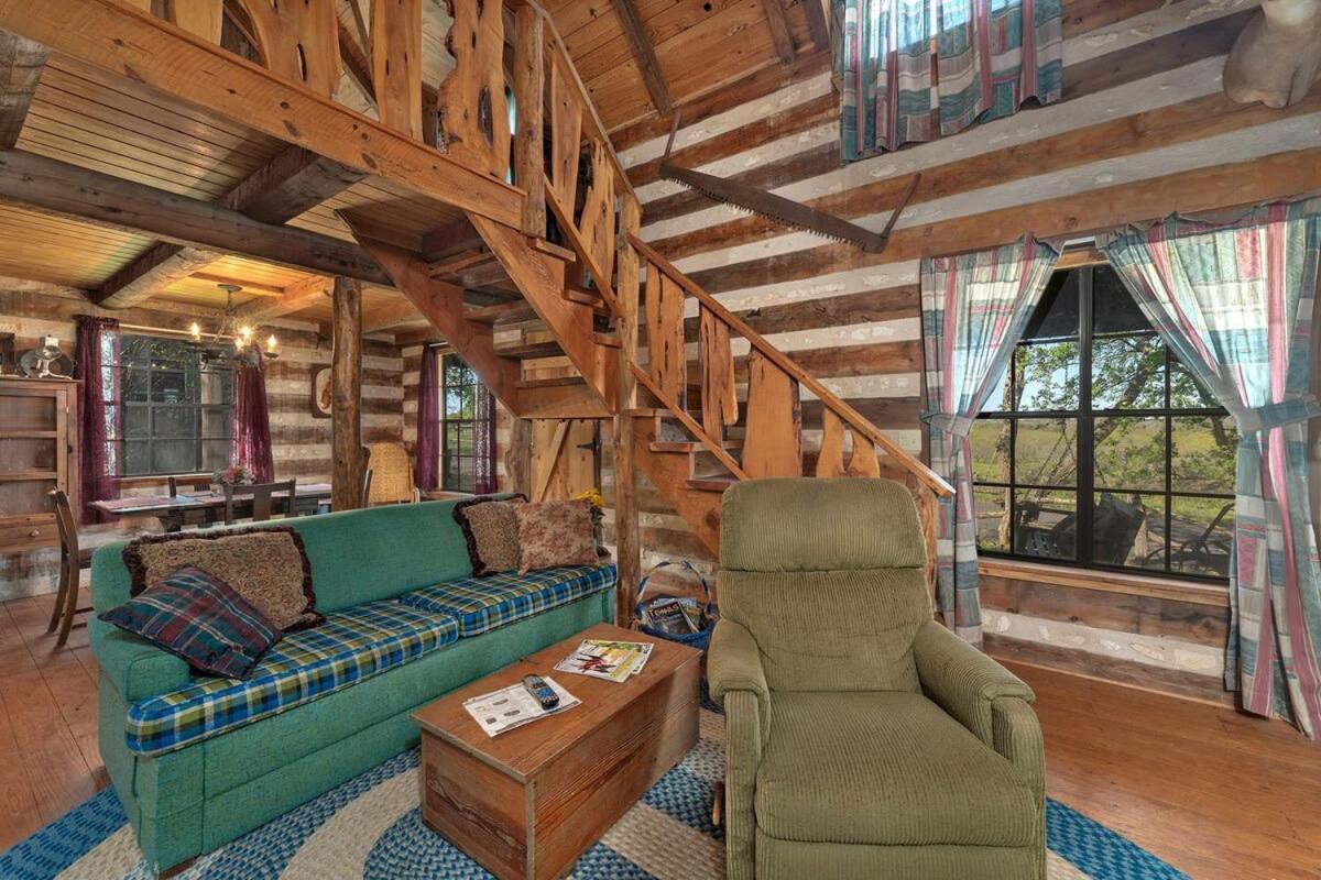 Das Eck Haus - Cozy Cabin Getaway Fredericksburg Bagian luar foto